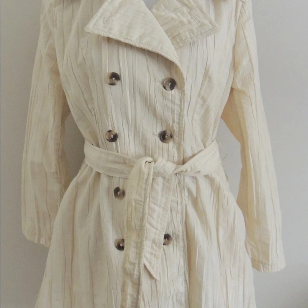 Isaac Mizrahi Textured Ivory Trench Coat